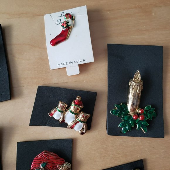 8 Christmas Brooch Pins and 3 Earrings - Picture 5 of 9